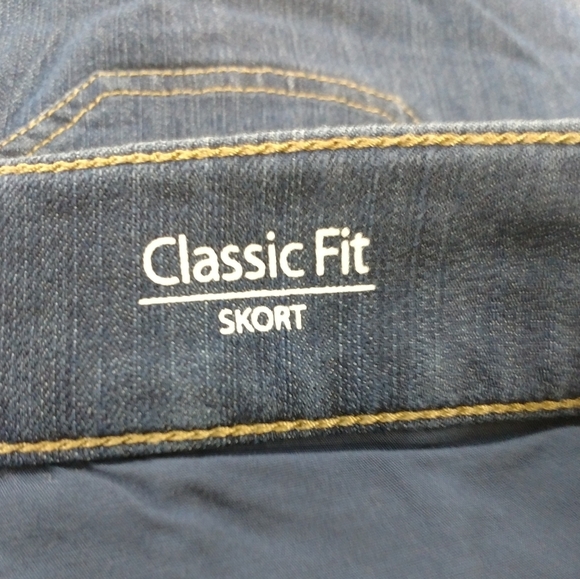 CROFT&BARROW JEAN SKORT - Picture 3 of 5